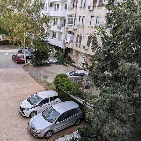 Apartment Lazur *