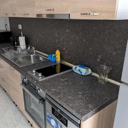 Lazur Apartment *